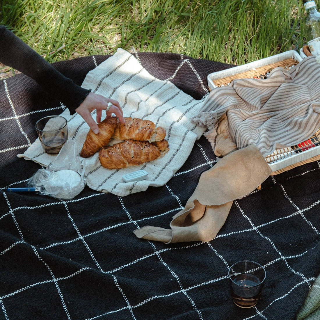 Claude--Midnight / Natural: Midnight / Natural / Standard