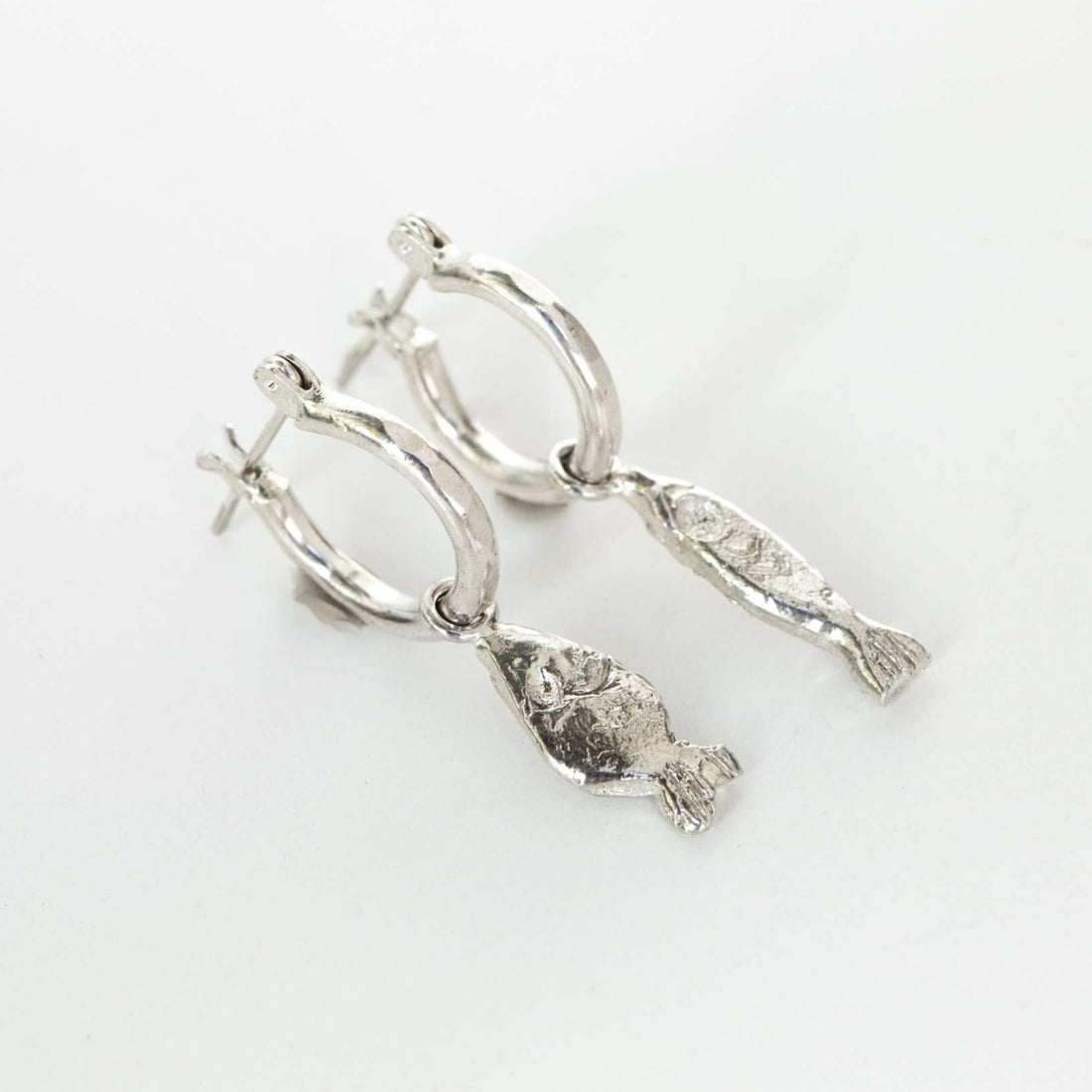 Silver Fish Huggies