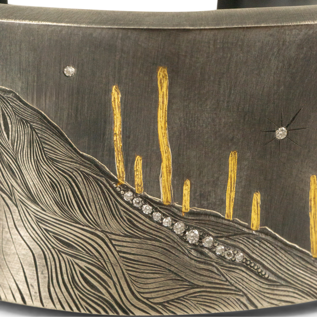 Slim 1" Engraved Diamond Desert Moonrise Cuff