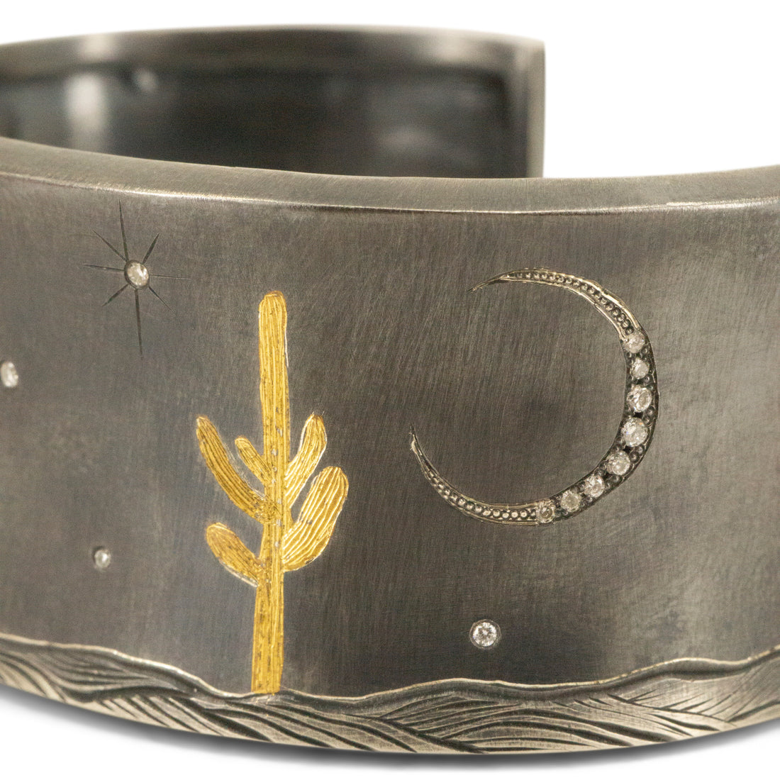Slim 1" Engraved Diamond Desert Moonrise Cuff