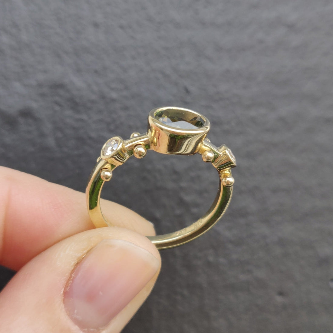 14k Oval Kaori Ring - Sapphire & Champagne Diamond