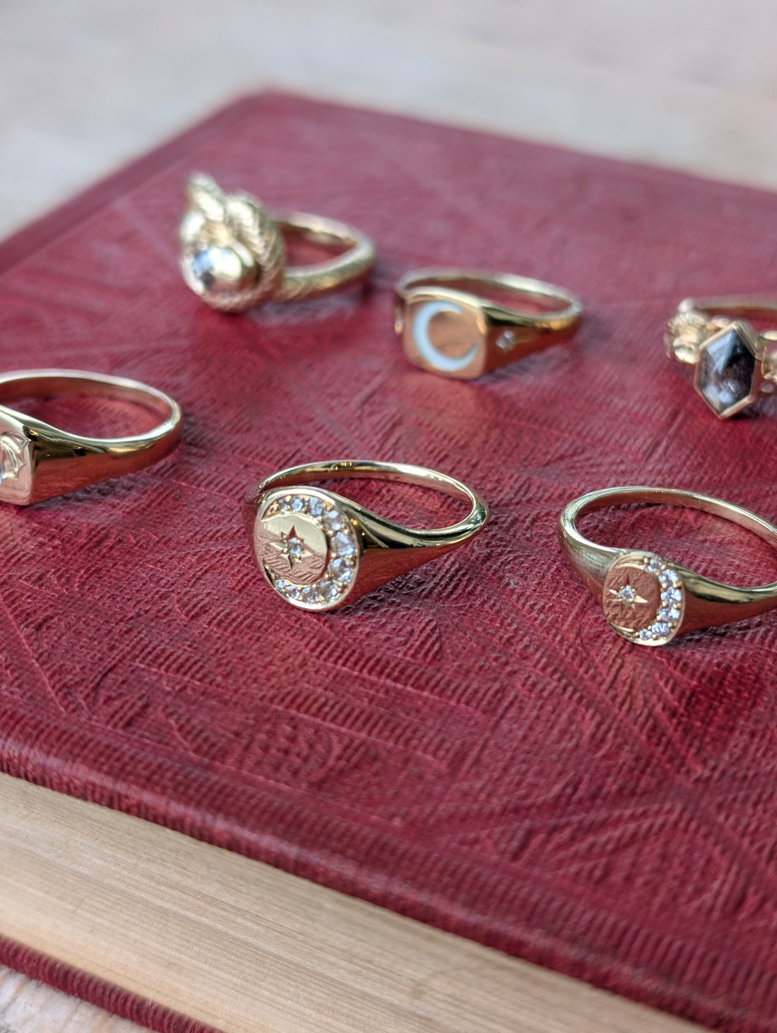 14k Light of the Moon Signet