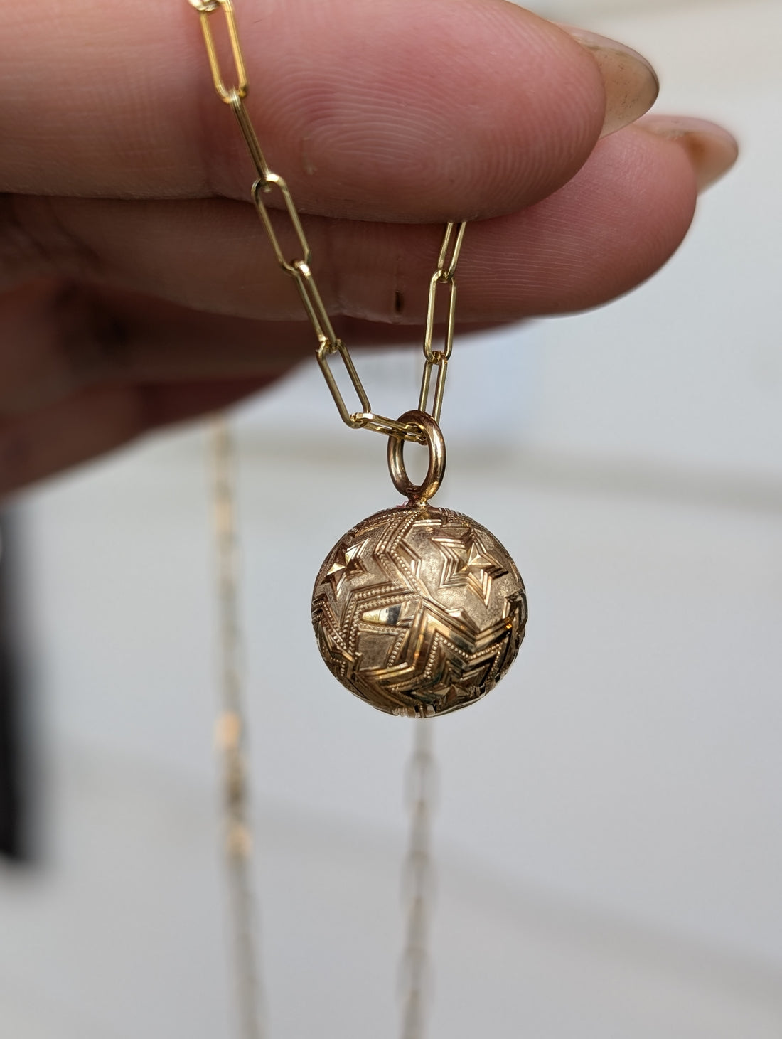 14k Starr Engaved Galileo Ball Necklace