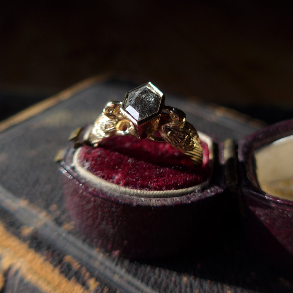 14k Avis Amor Ring - Long Hex