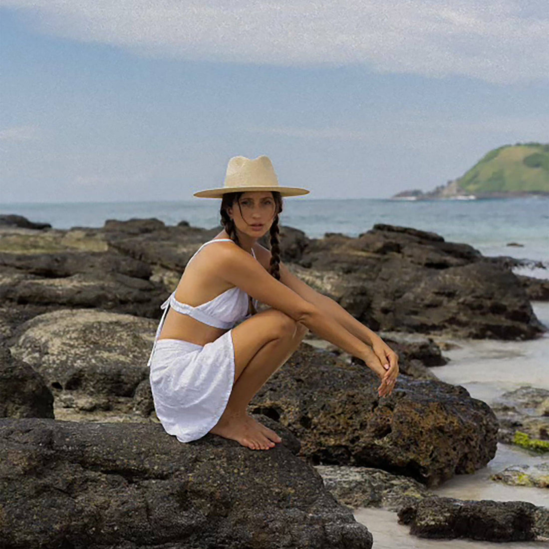 San Miguel: Light / Large / No Chincord