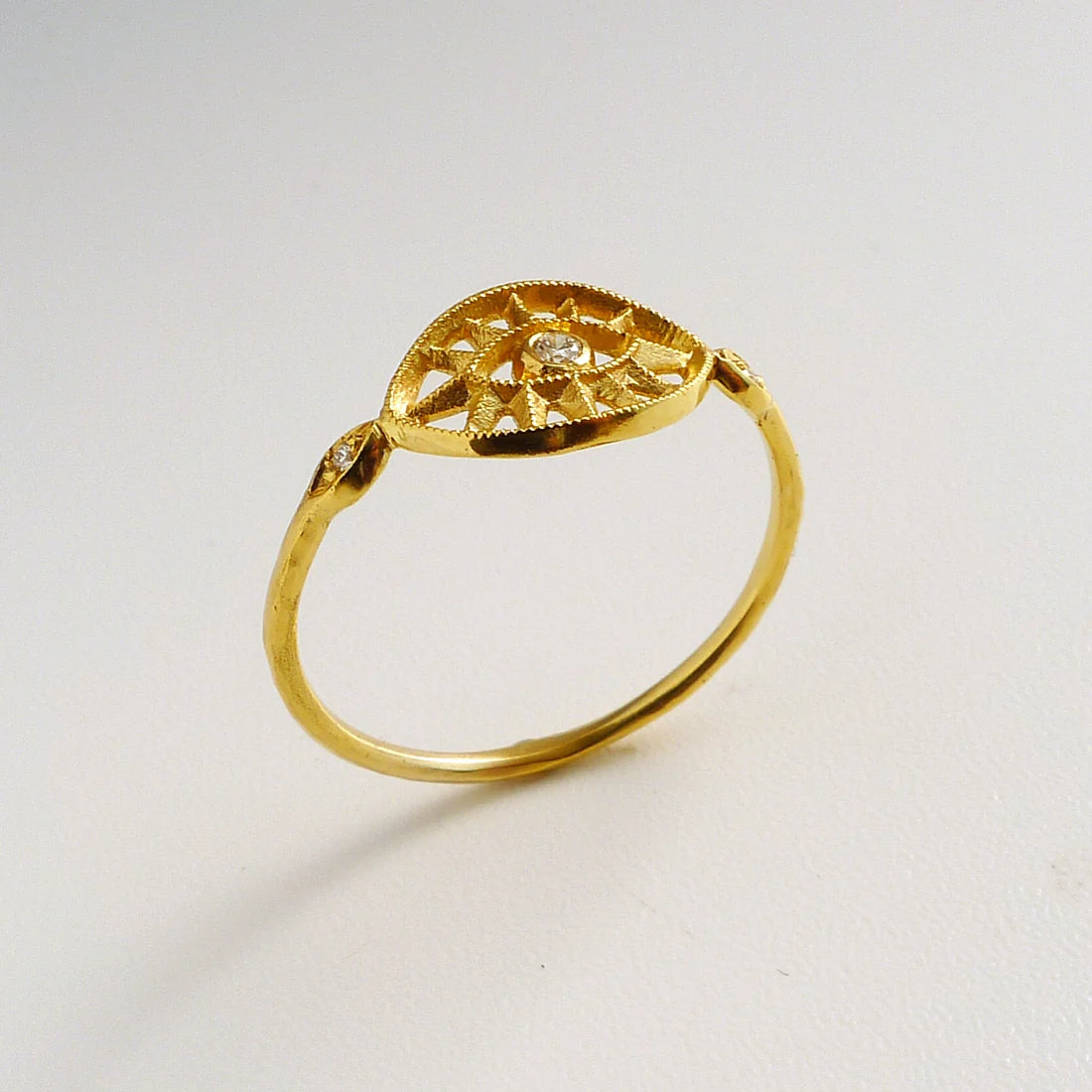 14k Eye Ray Ring