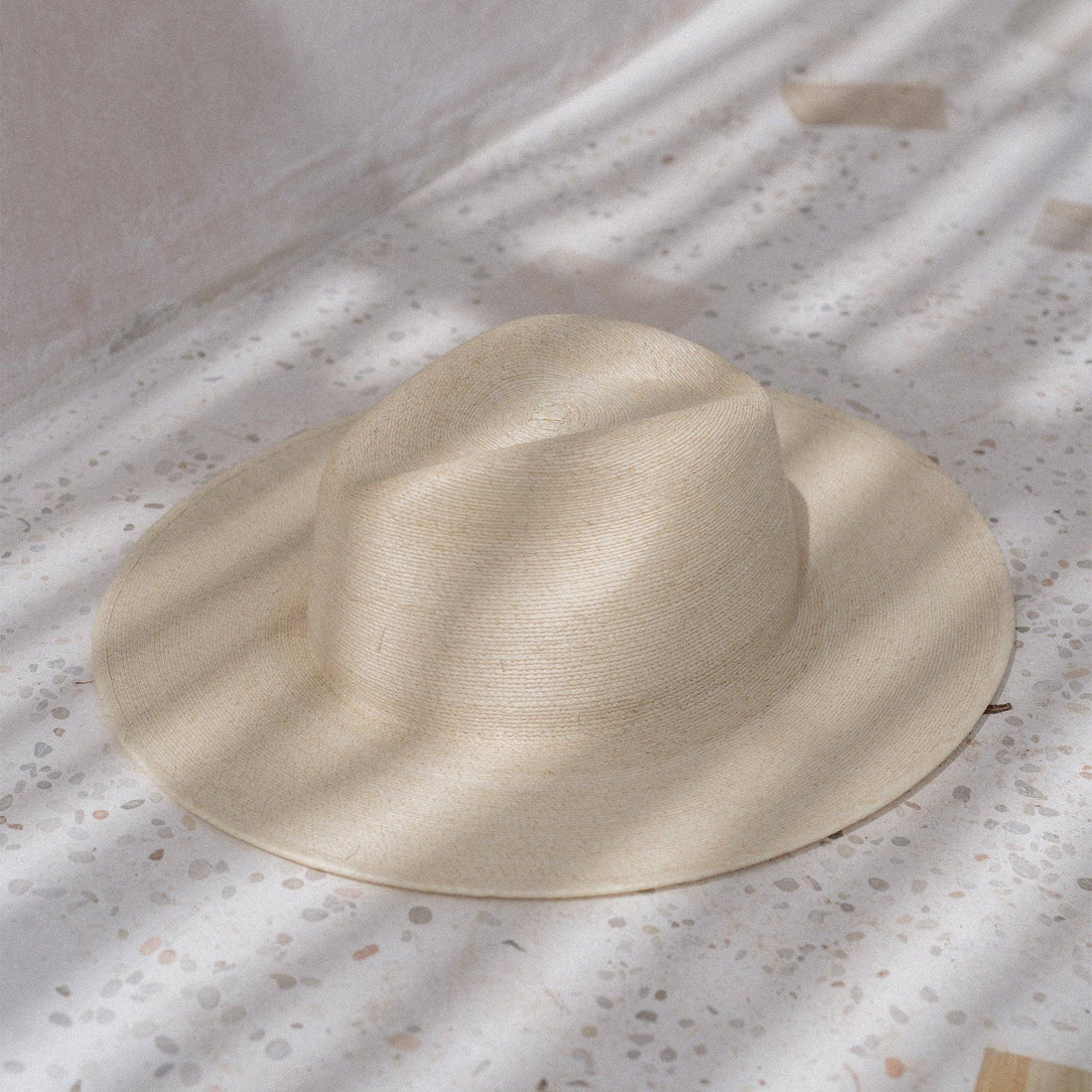 San Miguel: Light / Large / No Chincord