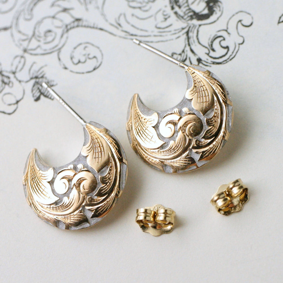 Acanthus Disc Hoops - Two Tone - 14k Gold