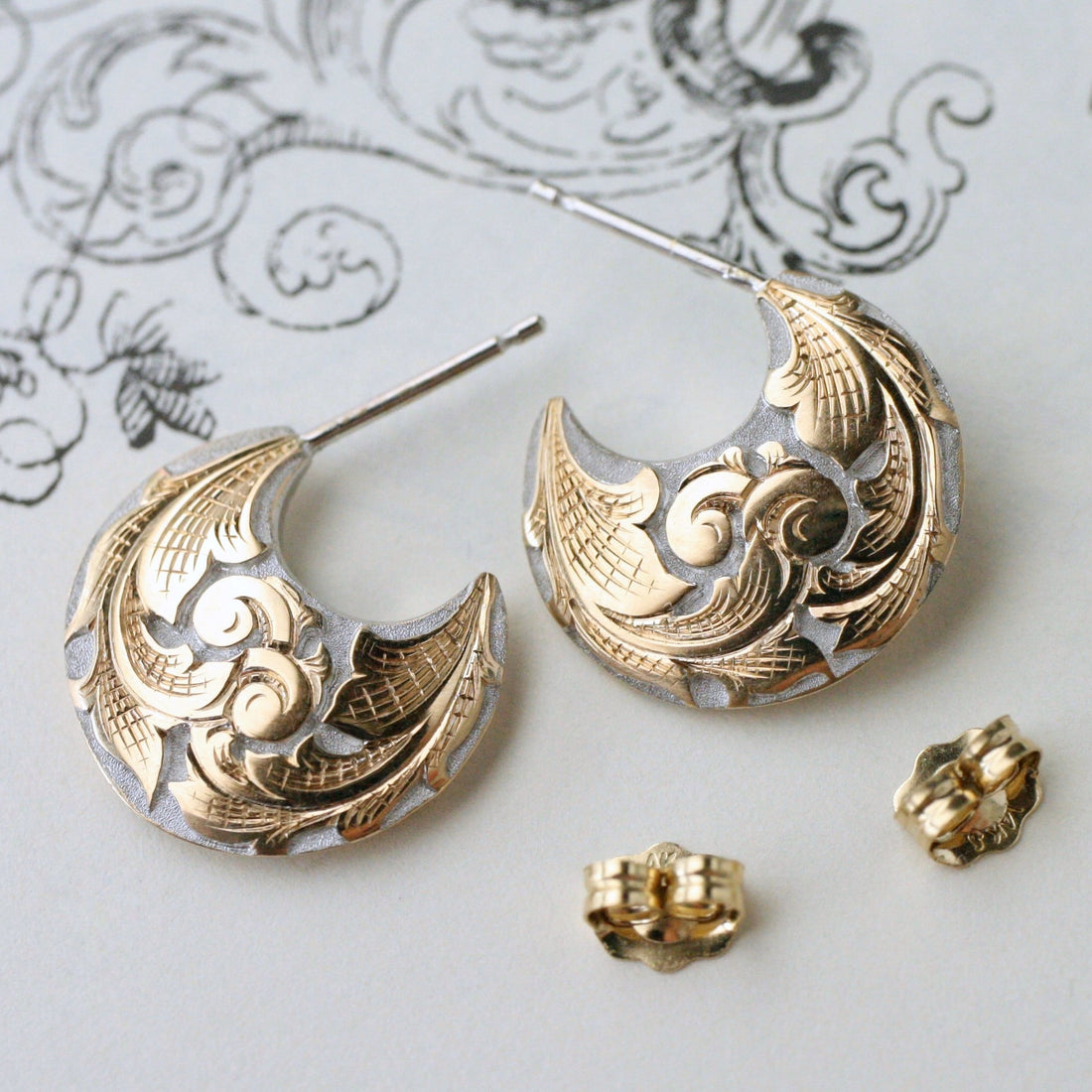 Acanthus Disc Hoops - Two Tone - 14k Gold