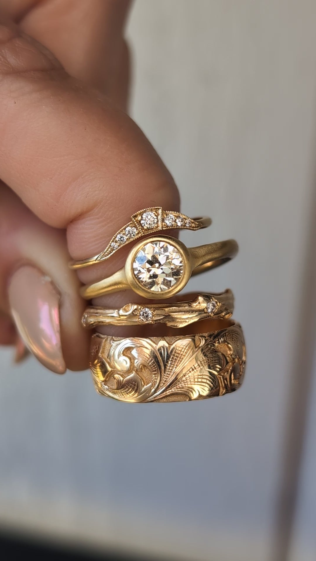 Slim Bezel Solitaire