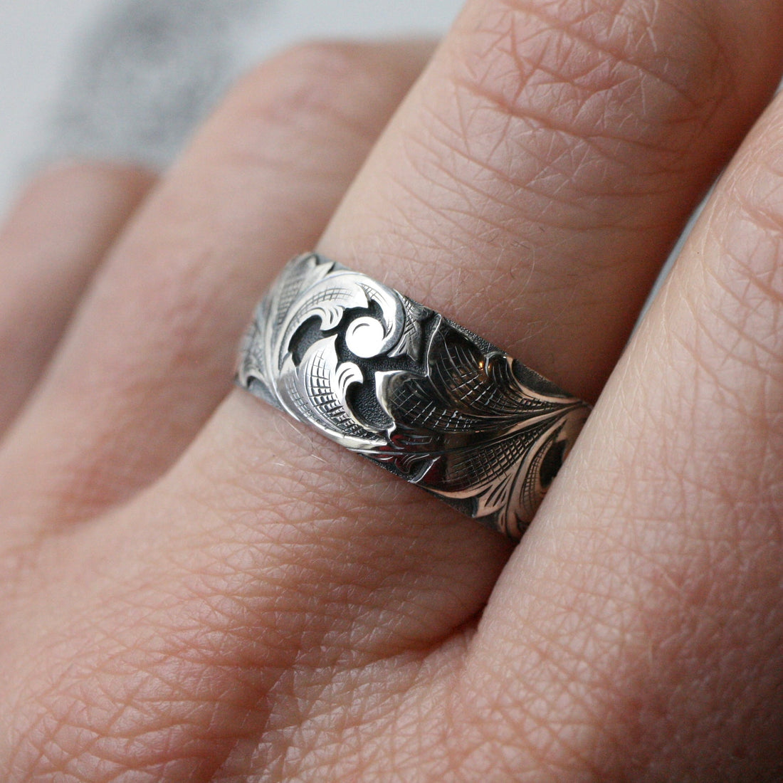 Wide Acanthus Band - SS size 8.75