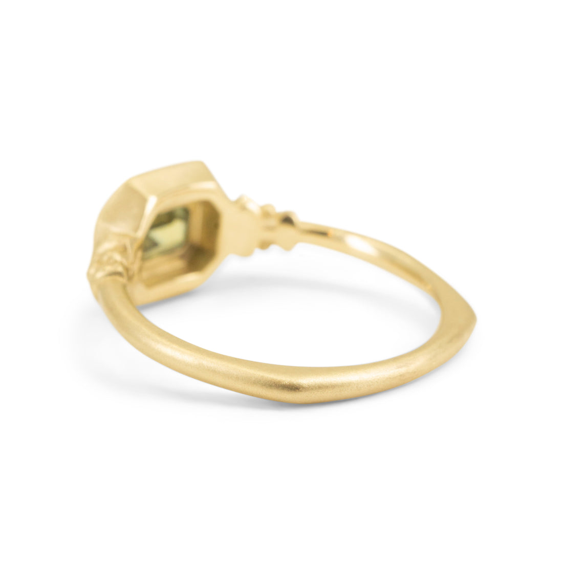 Macaron Chromatique Ring - 0.56CT Sapphire