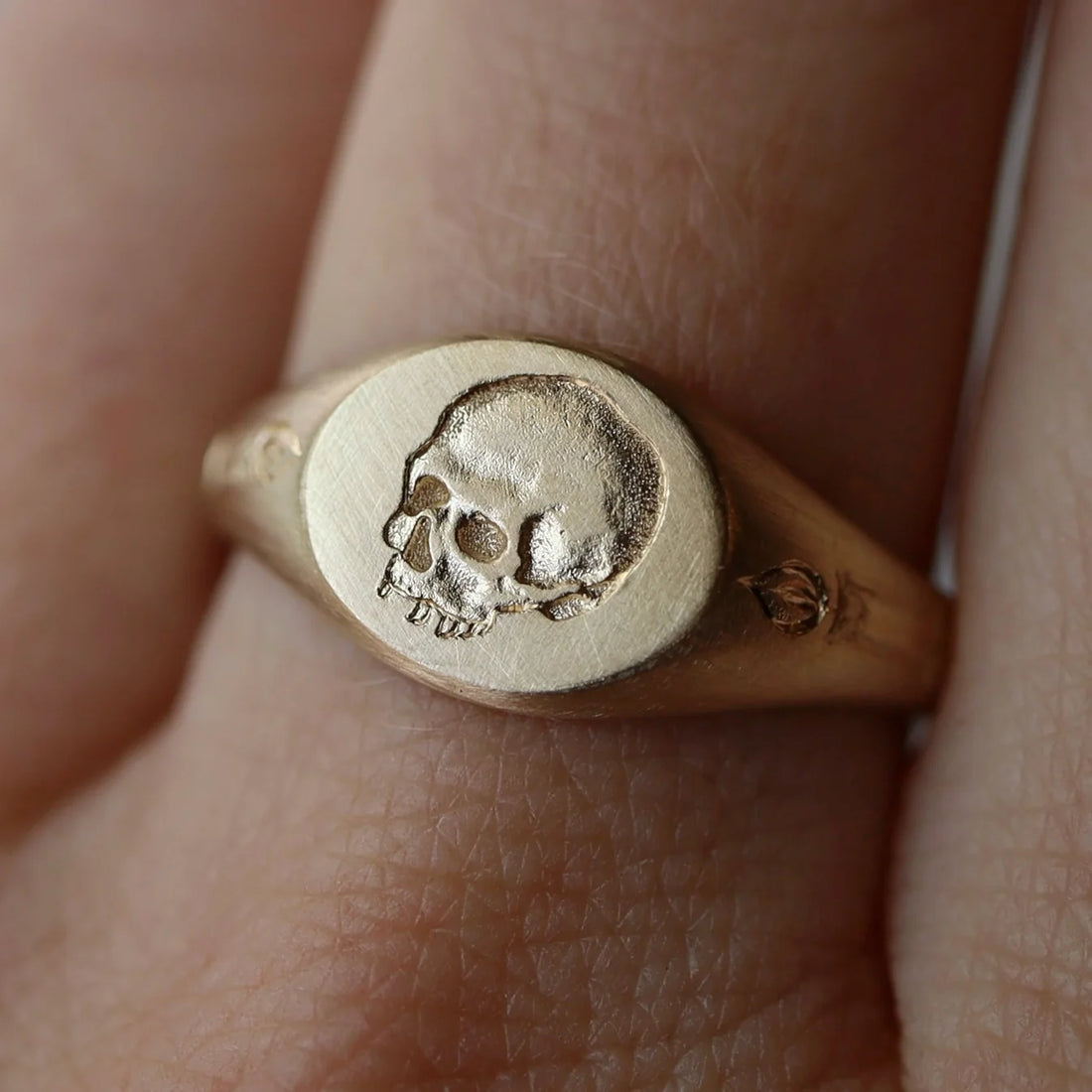 Momento Mori Skull Signet Ring- 14k