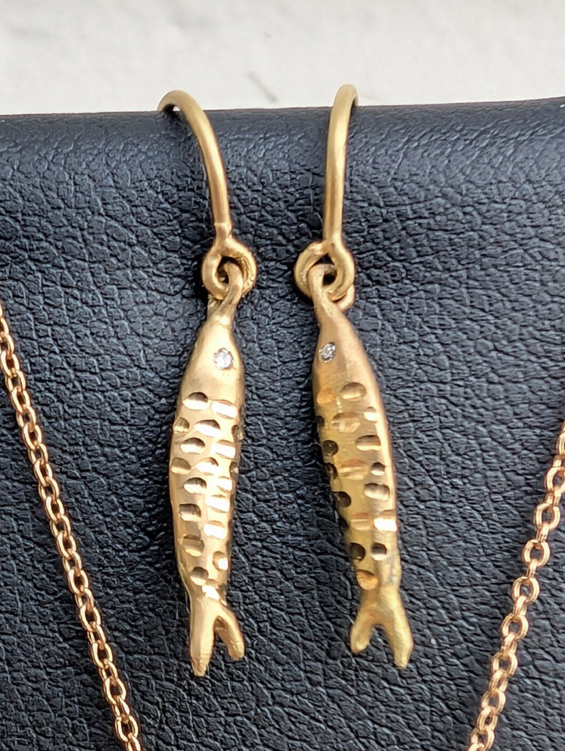 Engraved Pesca Earrings - Polka