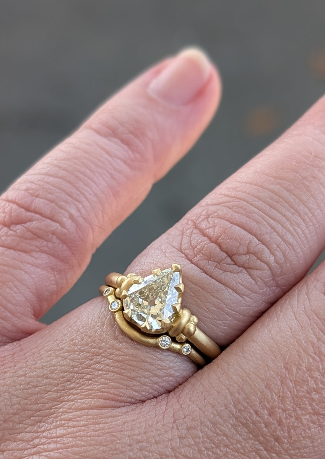 Arching Diamond Juliet Band
