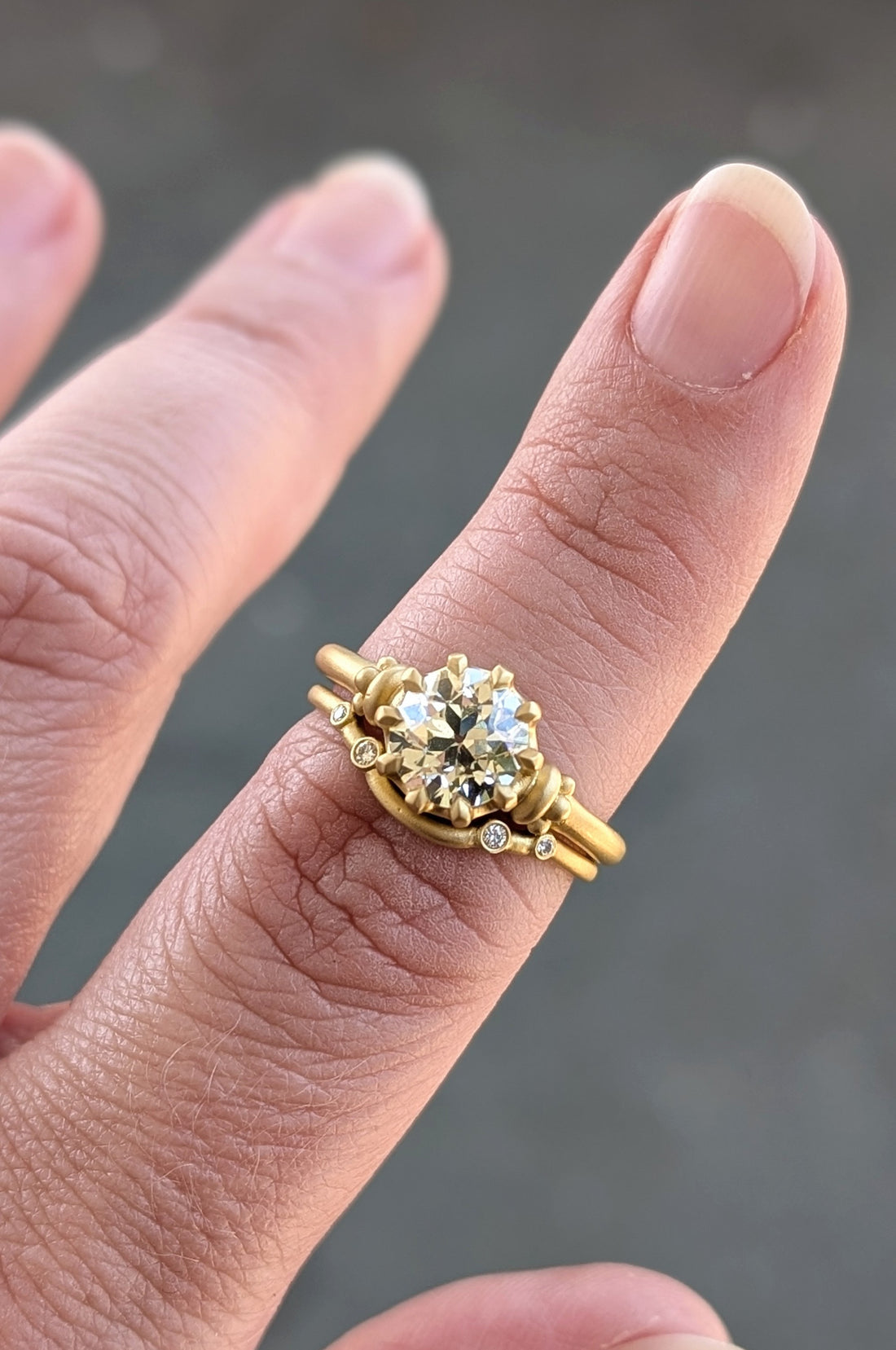 Arching Diamond Juliet Band