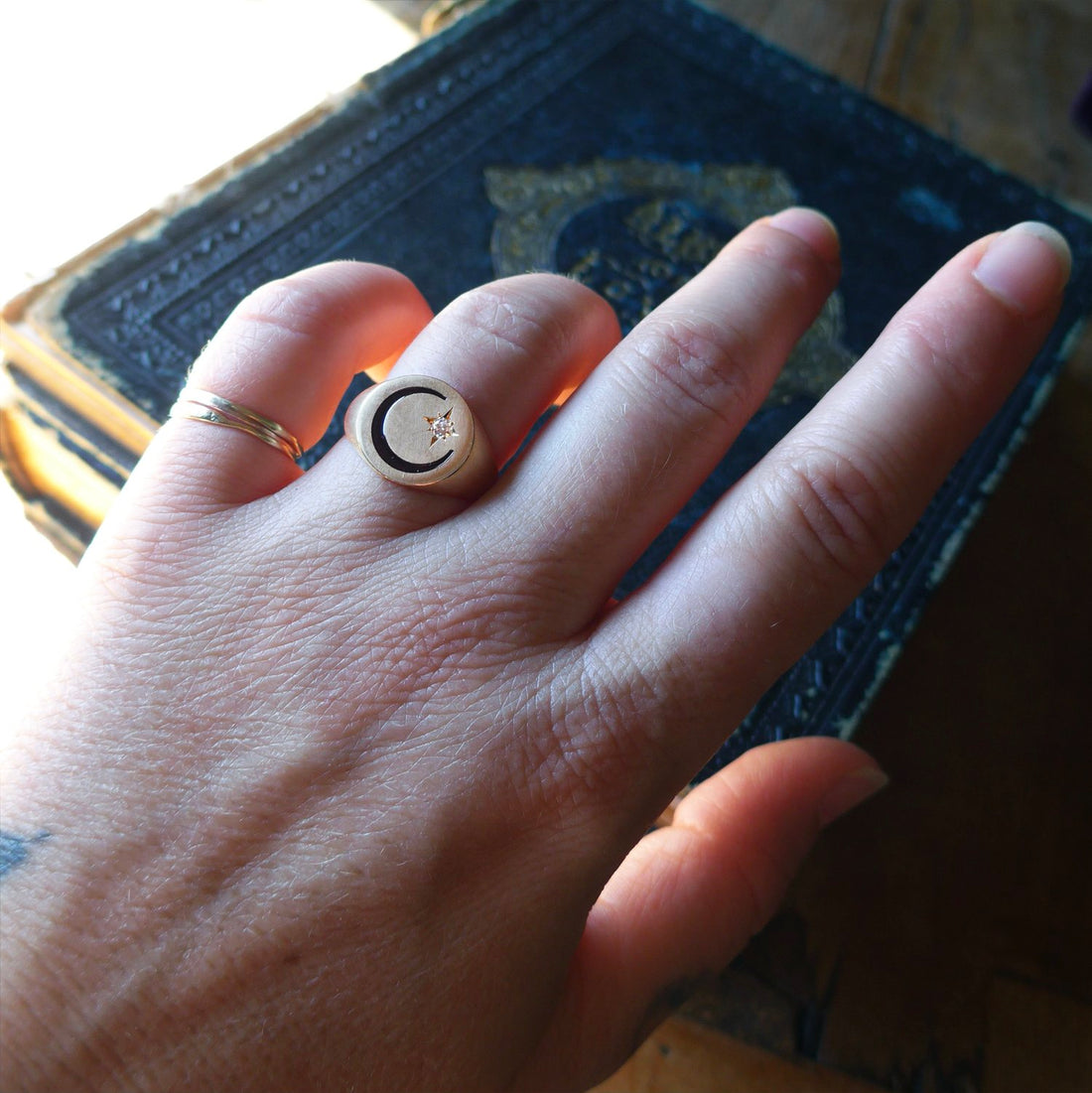 14k Magnus Luna Enamel Ring