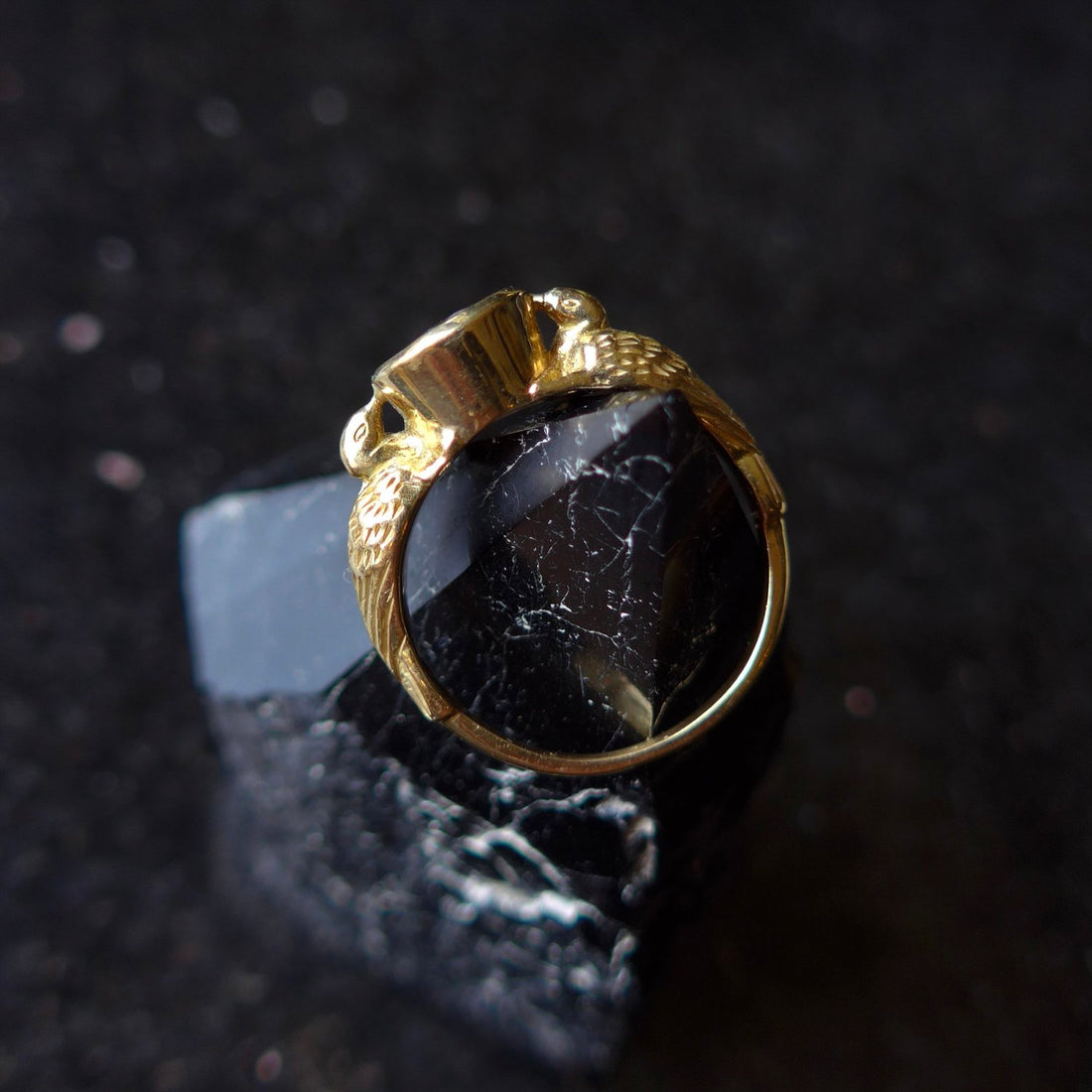 18k Avis Amor Ring - Spinel