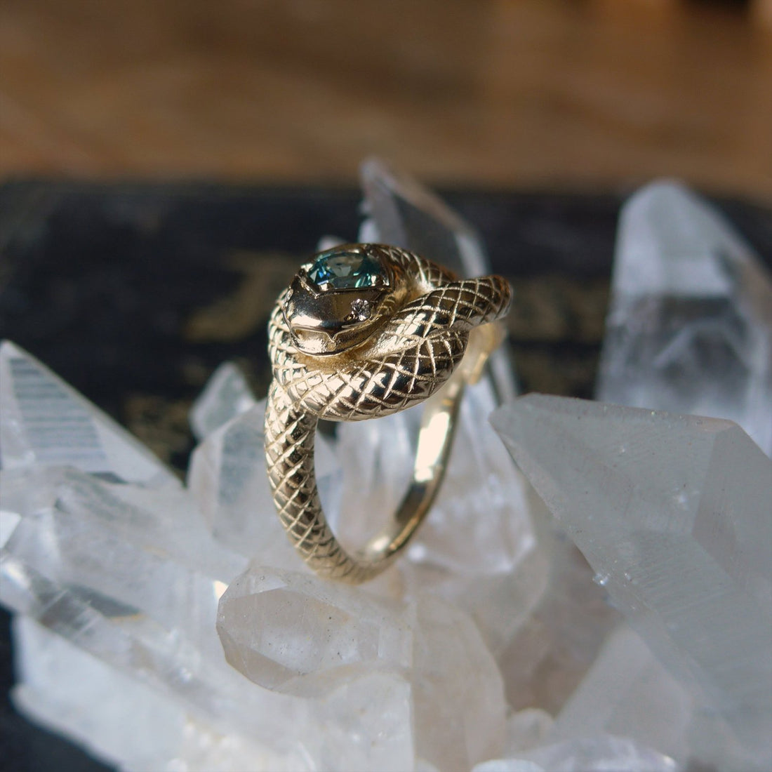 14k Snake Knot Ring with Green Sapphire