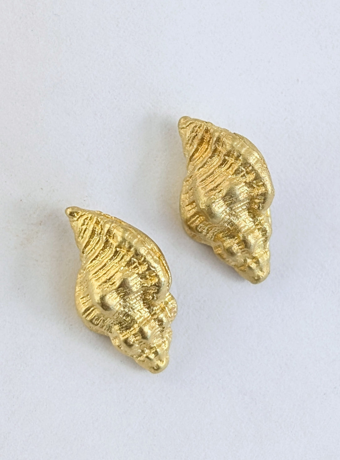 18k Divine Conch Studs