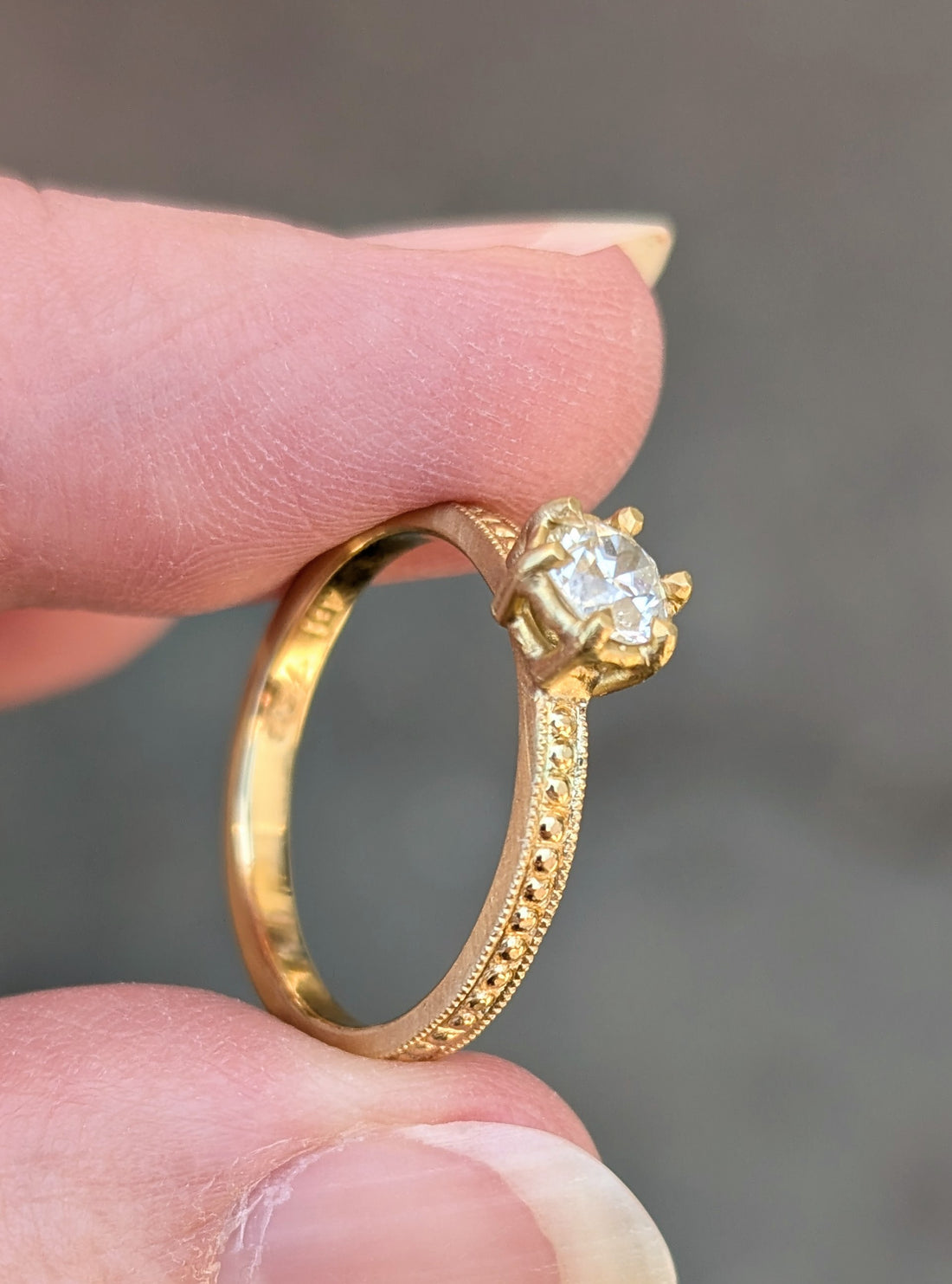 Perla Basket Solitaire - 0.42CT Circular Brilliant Diamond