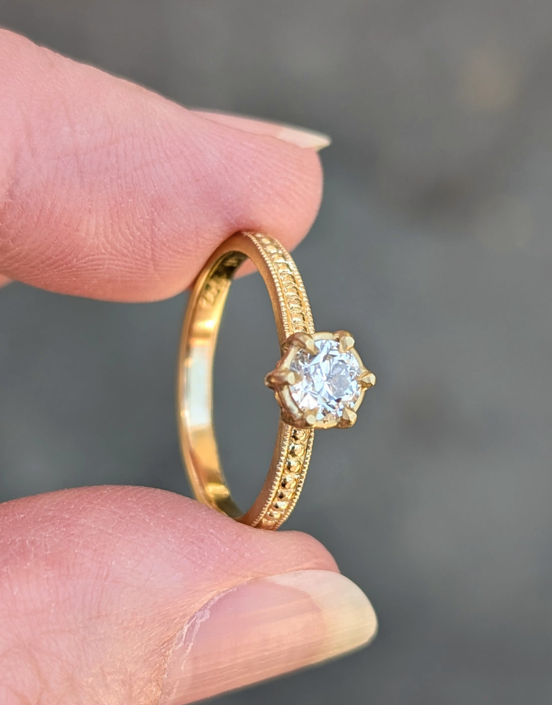 Perla Basket Solitaire - 0.42CT Circular Brilliant Diamond