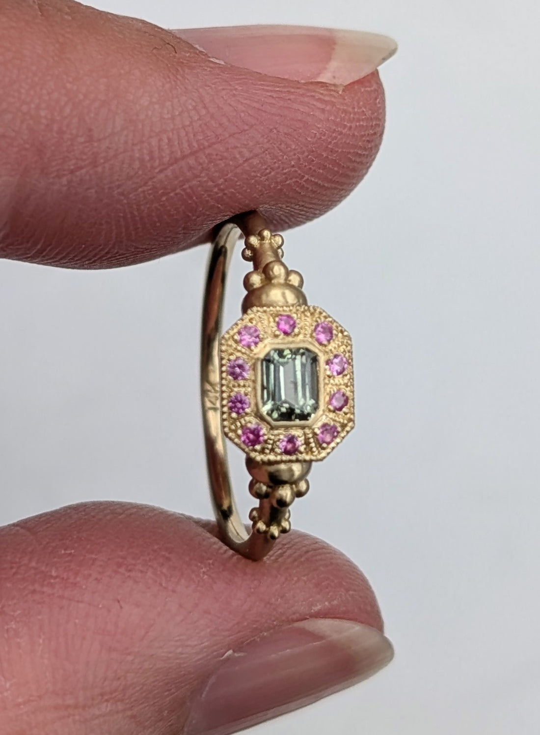 Green Sapphire Chromatique Ring- 0.27CT Sapphire
